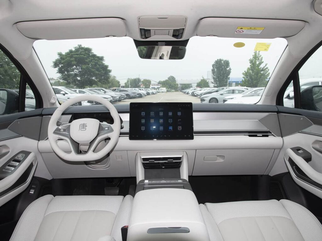 内饰 唐L